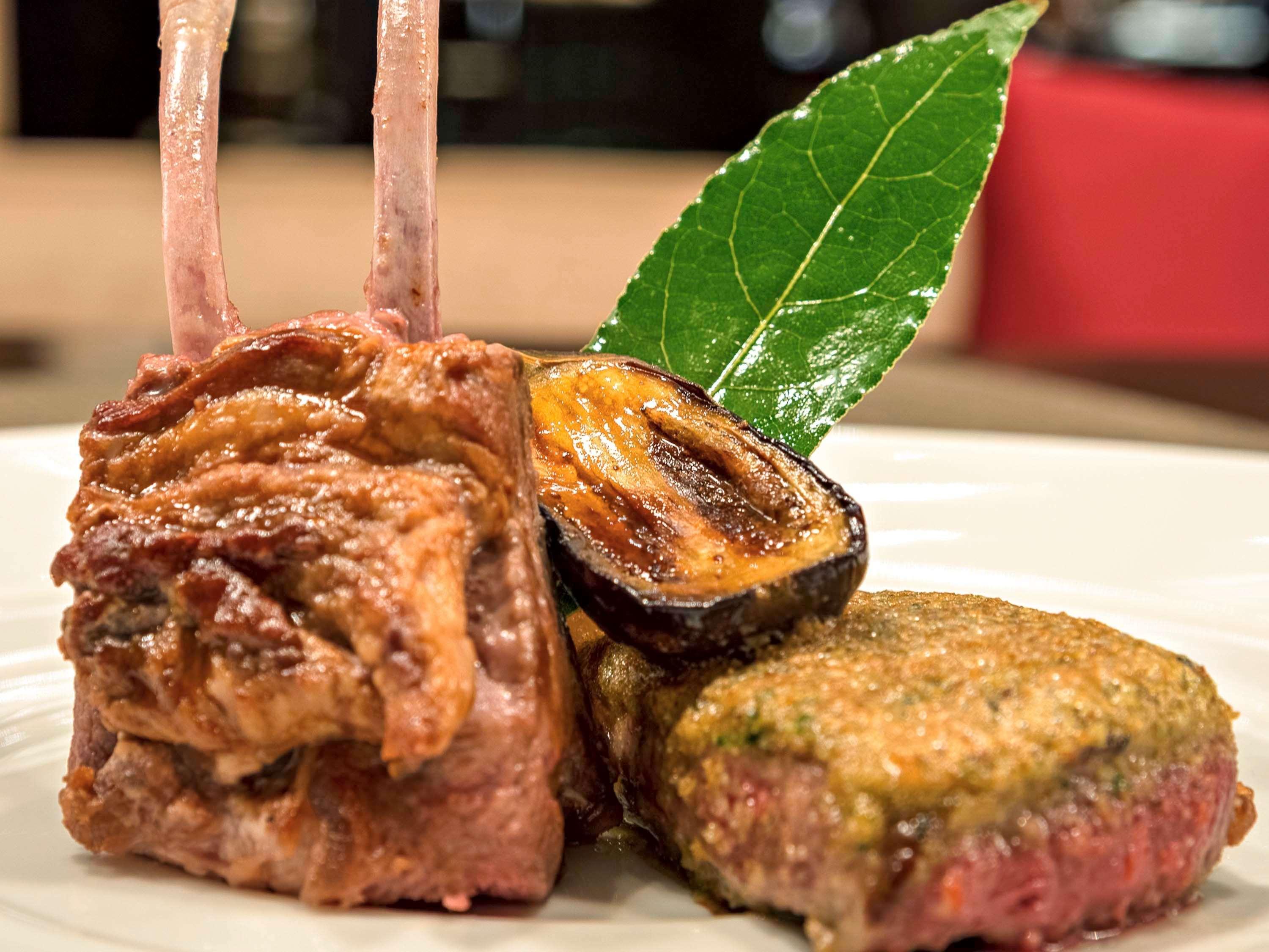 Sofitel Montevideo Casino Carrasco & Spa Екстер'єр фото Aubergine and beef