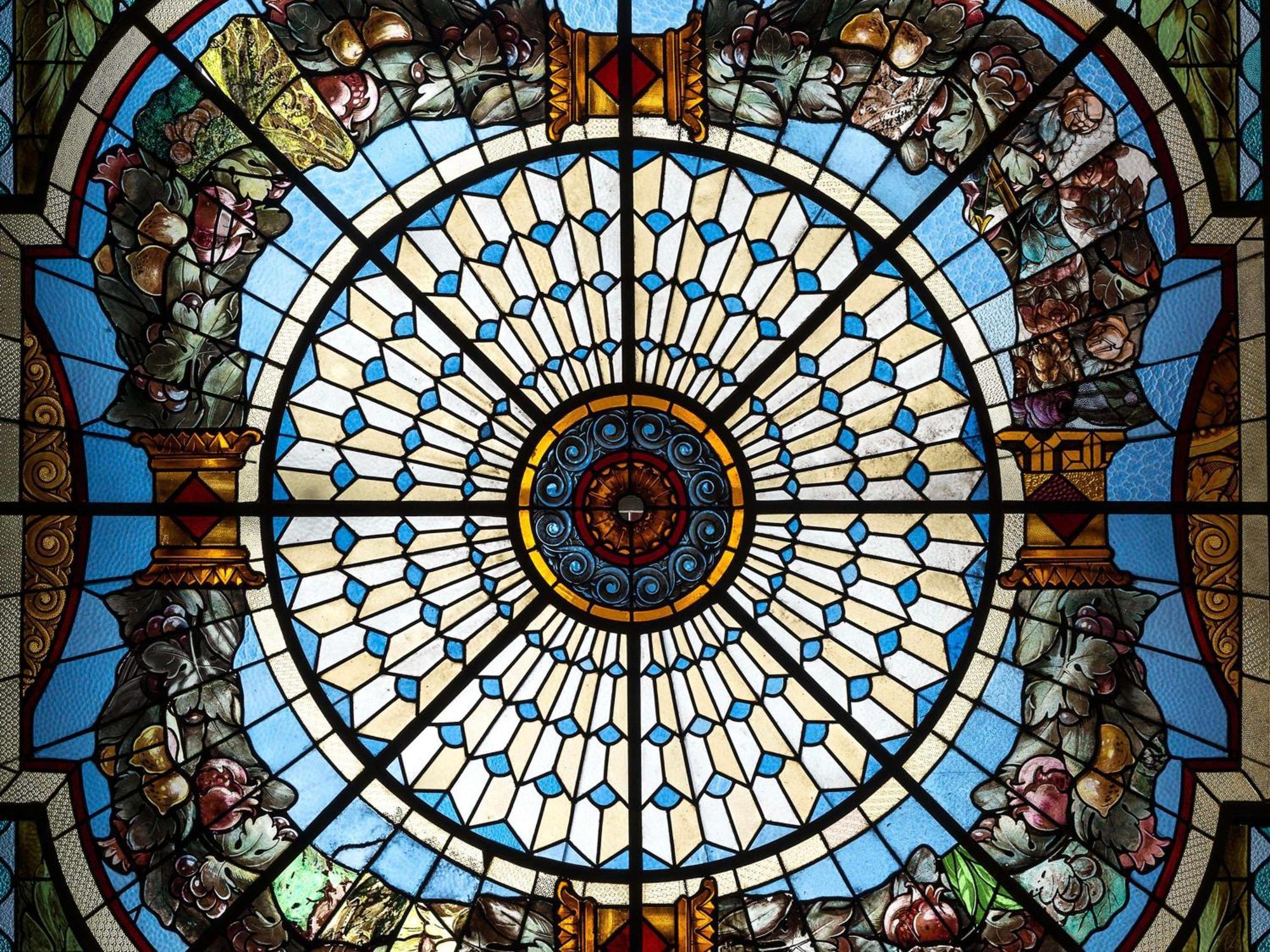 Sofitel Montevideo Casino Carrasco & Spa Екстер'єр фото The stained glass ceiling of the sanctuary