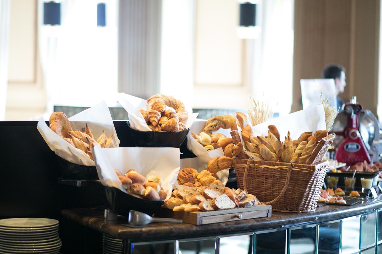 Sofitel Montevideo Casino Carrasco & Spa Екстер'єр фото A bread station