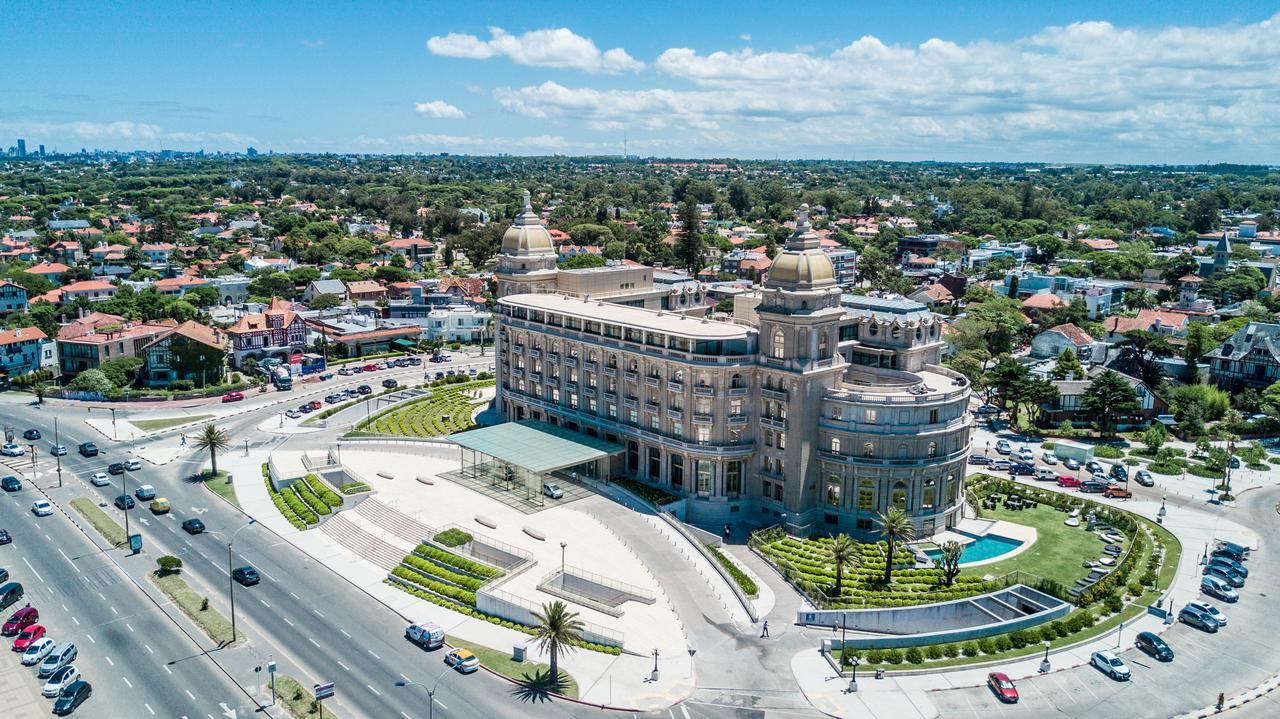 Sofitel Montevideo Casino Carrasco & Spa Екстер'єр фото Aerial view of the hotel
